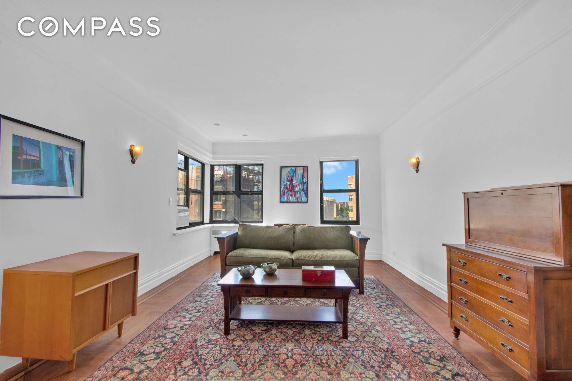 Rarely Available Spacious 905 s.