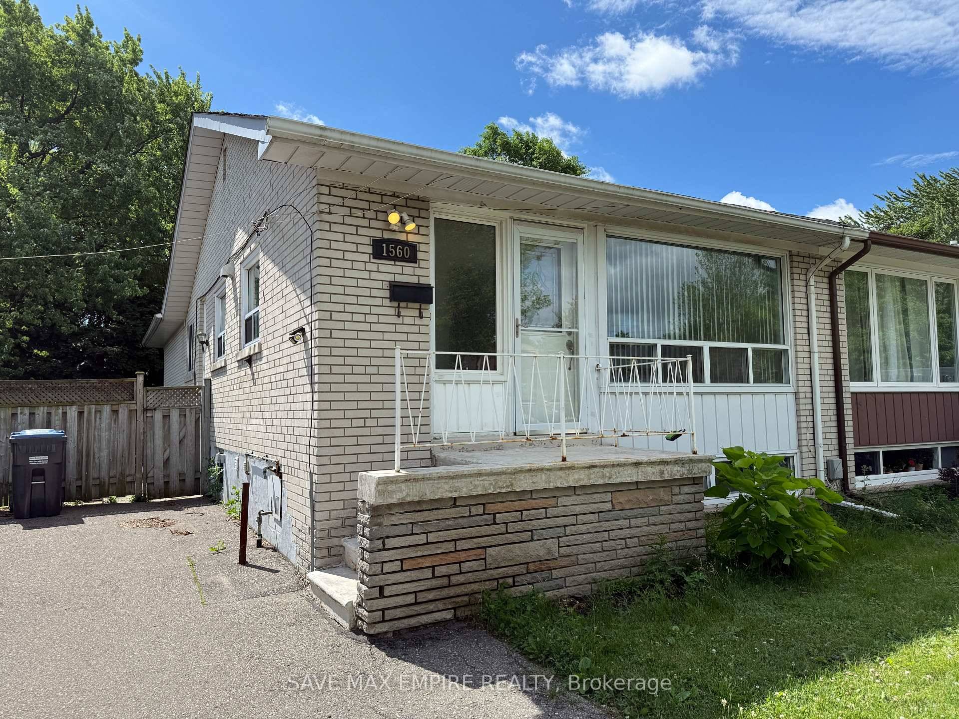 Welcome to 1560 Sandgate Crescent, upper level available for lease in the heart of Mississauga's desirable Clarkson community.
