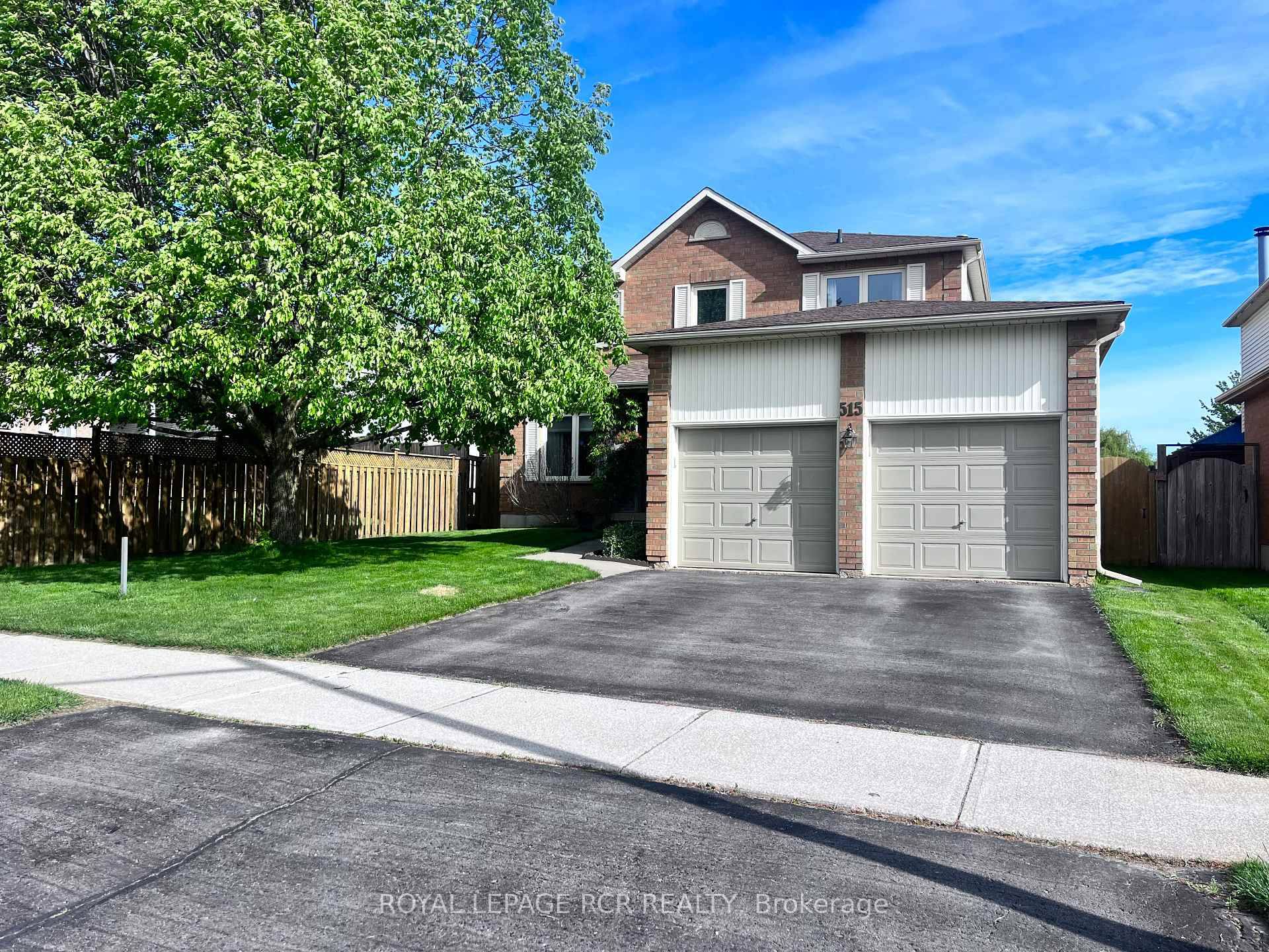 In the Heart of Orangeville, we proudly present a clean, spotless amp ; pristine four bedroom detach home in a very desirable area.