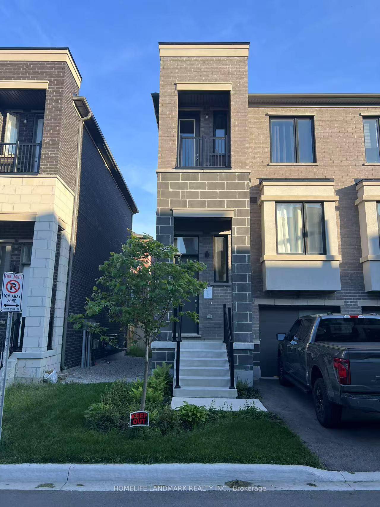 Treasure Hill Evoke Luxury 2 years New freehold Townhome.