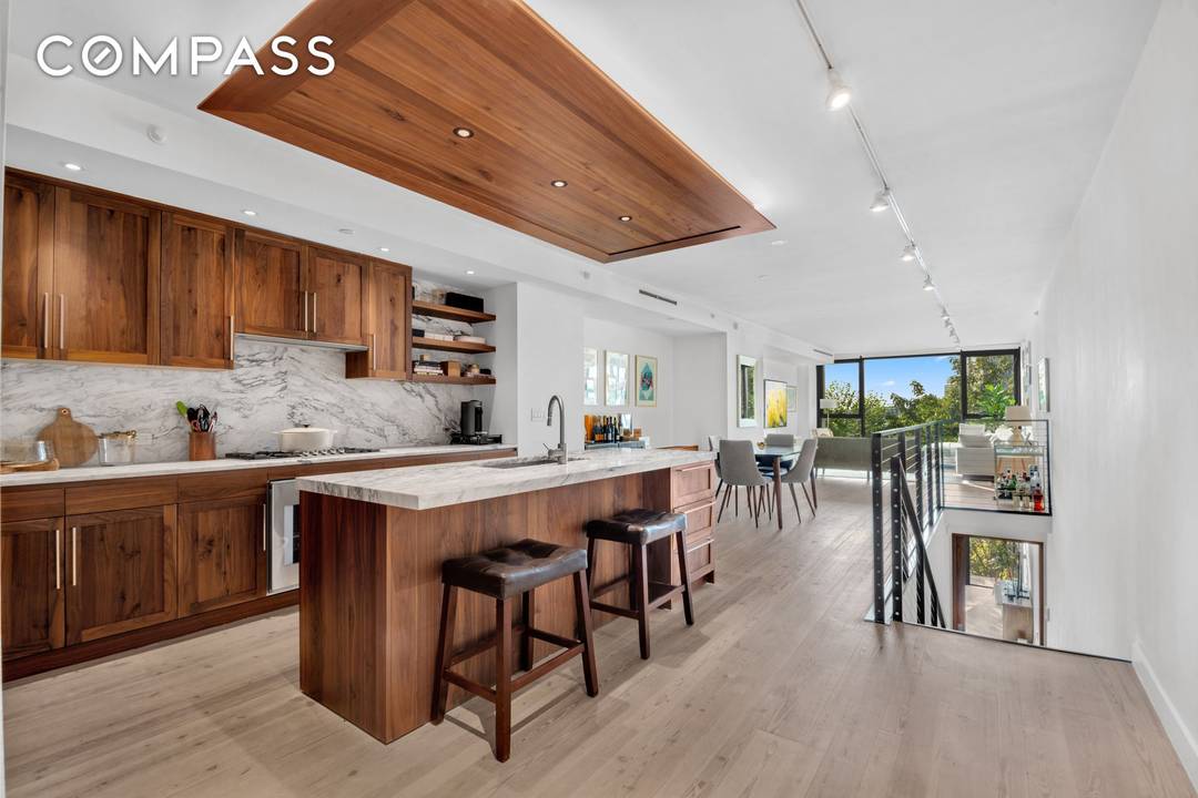 Experience waterfront living in this exceptional 1 bedroom, 1.