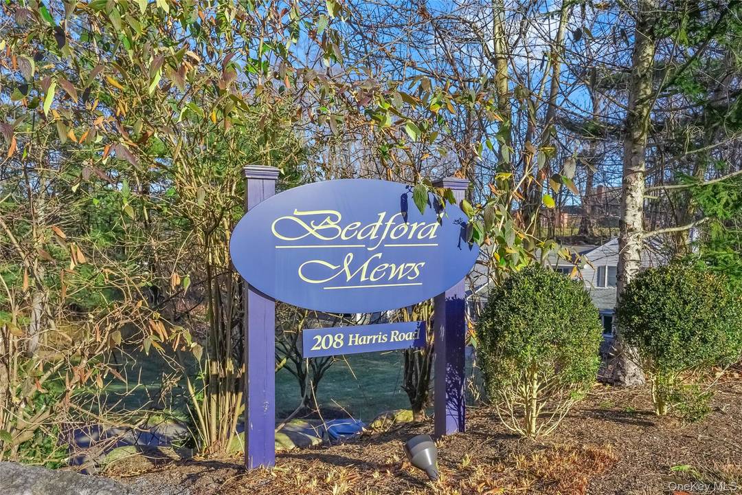 Welcome to the desirable Bedford Mews community !