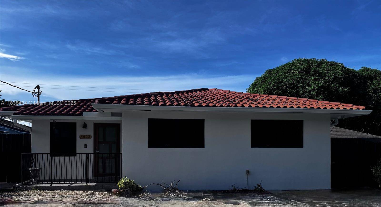 Charming 3 bedroom, 2 bath home located just outside the Coral Gables area !