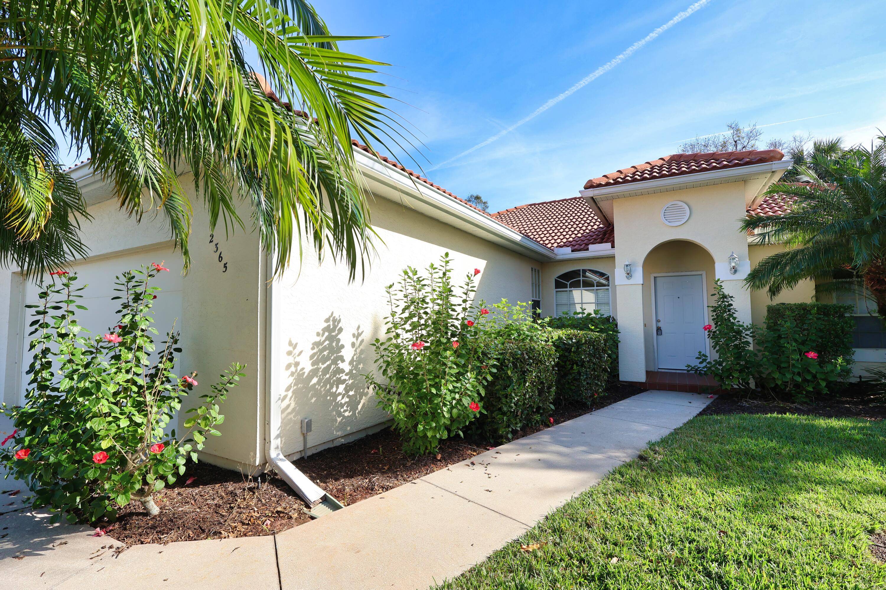 Welcome to this beautifully updated 3 bedroom, 2 bath home offering 1, 673 sq ft of comfortable living in the sought after Walker's Glen West HOA community.