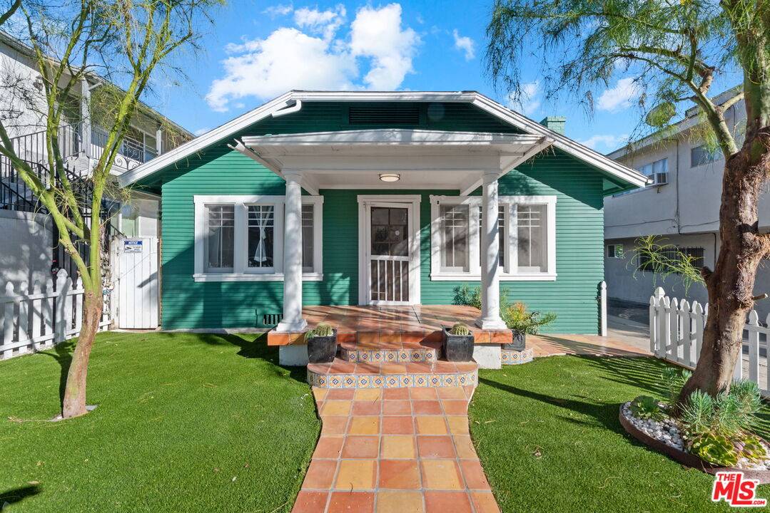 1224  N Ogden Dr 2BR Hollywood Hills East La