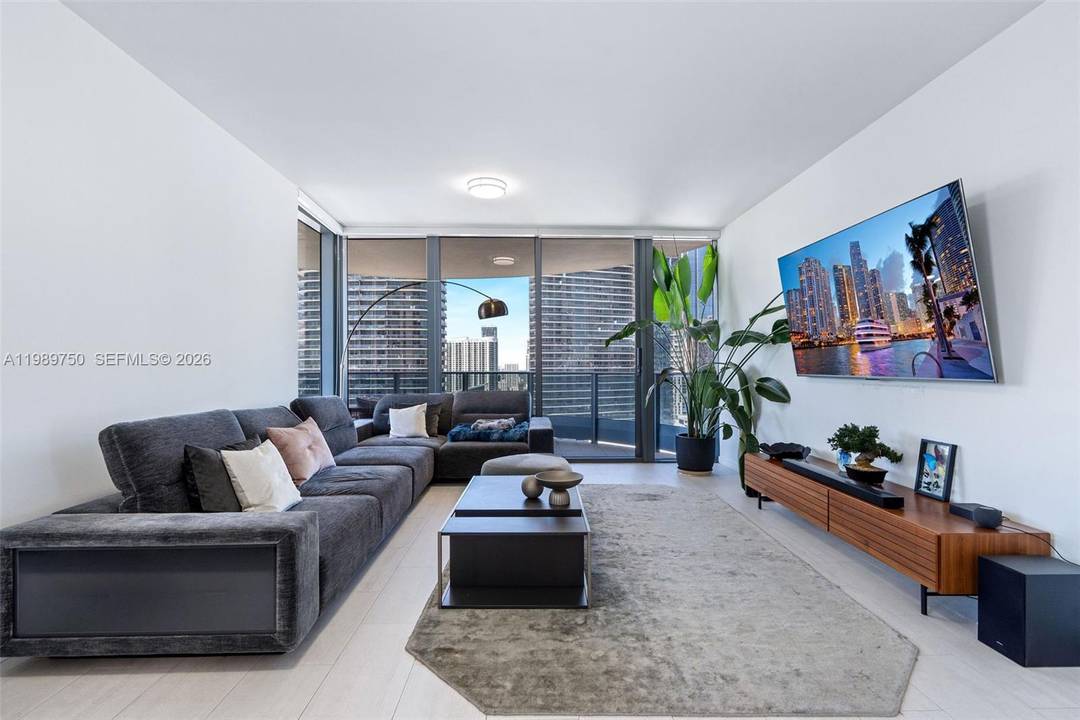 Discover refined living at Flatiron Brickell, one of Miami s most sought after luxury towers.