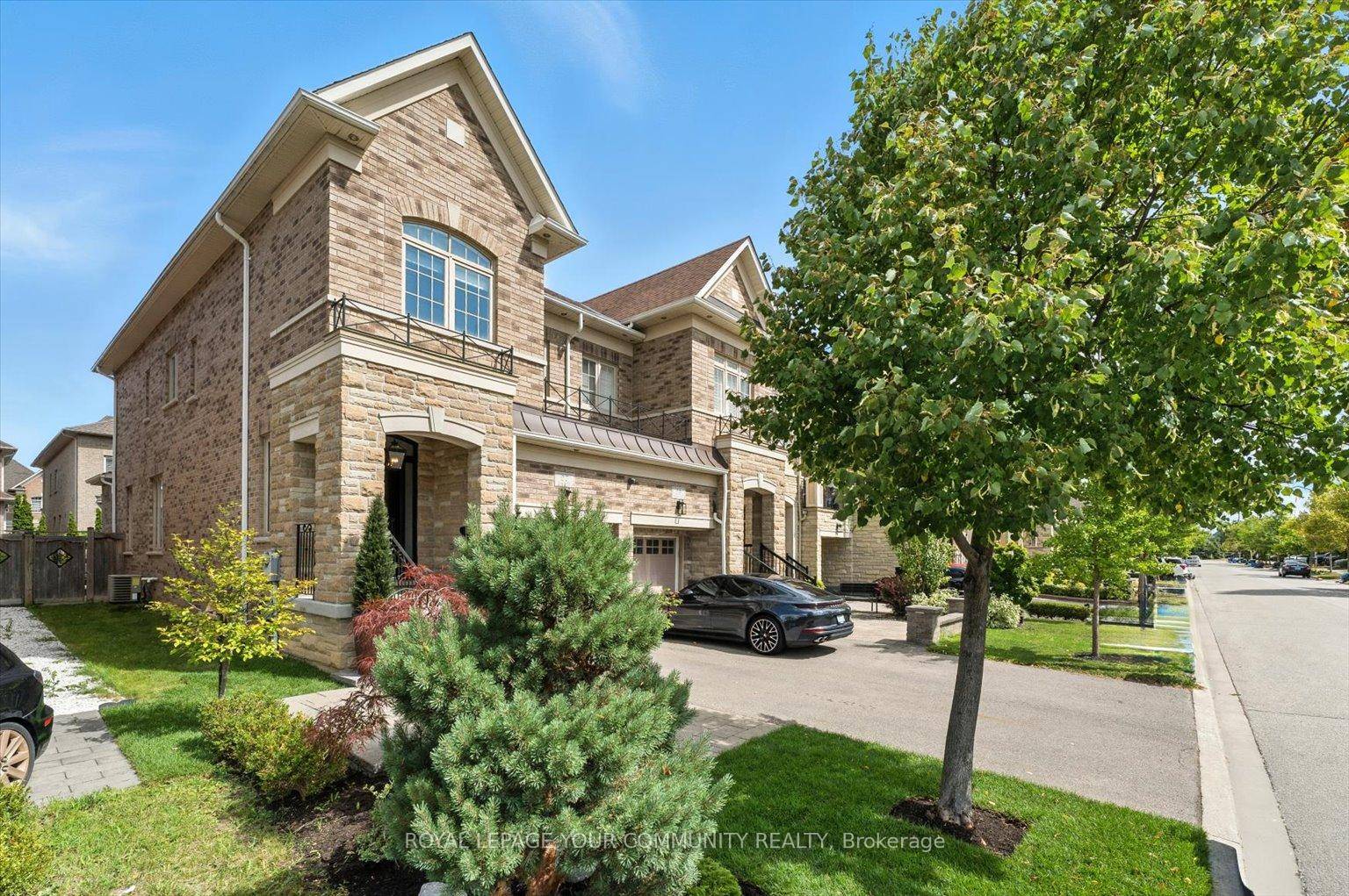 Welcome to this stunning executive home, showcasing luxurious upgrades and contemporary finishes throughout.