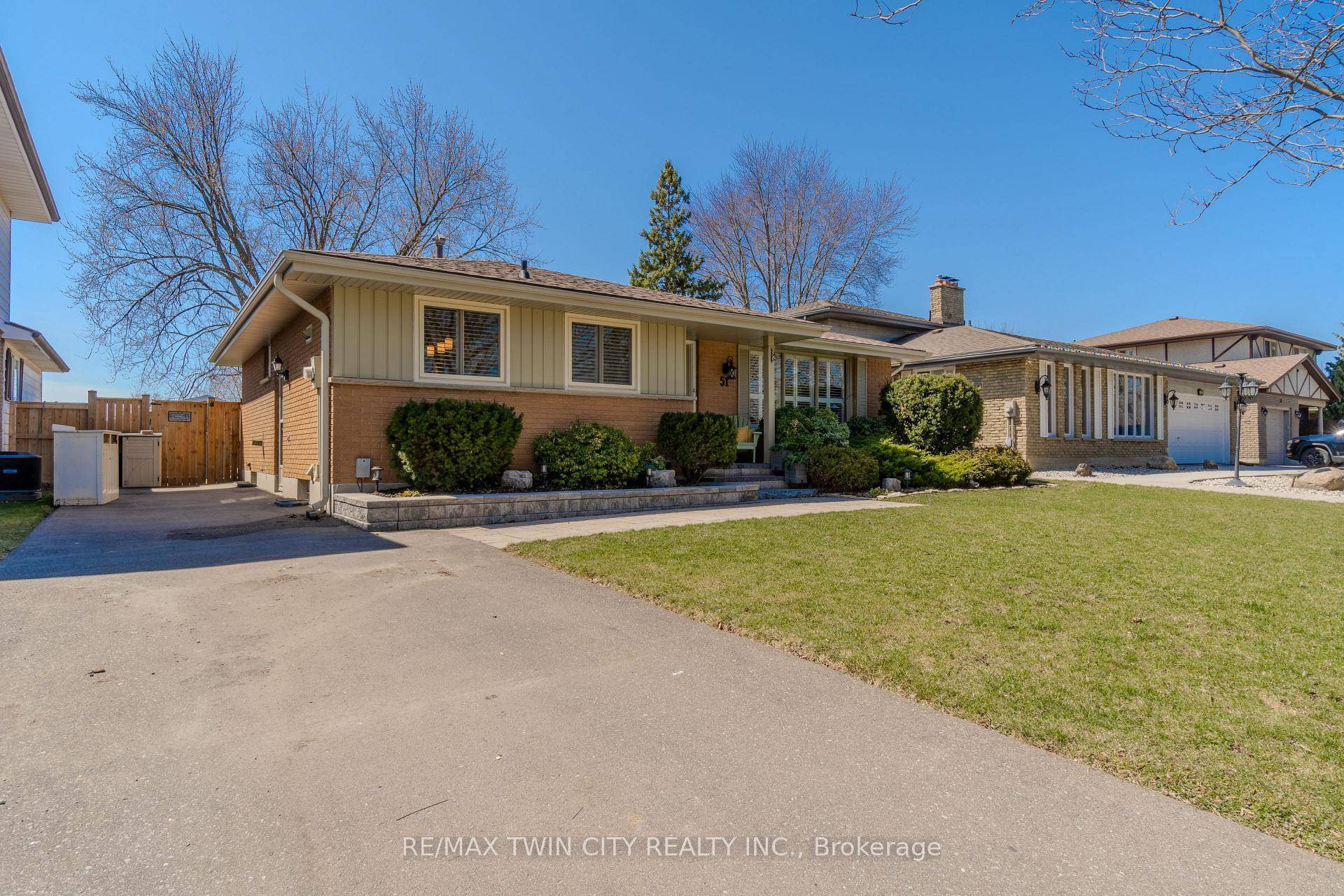 Welcome to this charming 3 bedroom, 2 bathroom bungalow, perfectly situated in the highly sought after Brier Park neighbourhood.