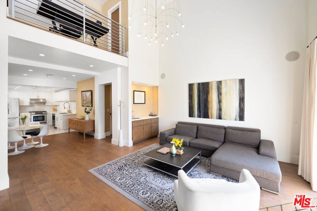 930 N Doheny Dr 2BR Sunset Strip La