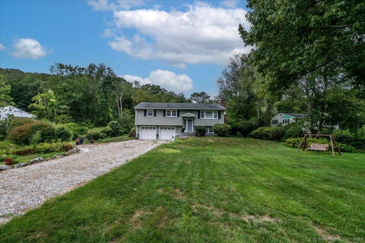 Welcome to 10 Overbrook Drive located just minutes from New Fairfield Town Center.