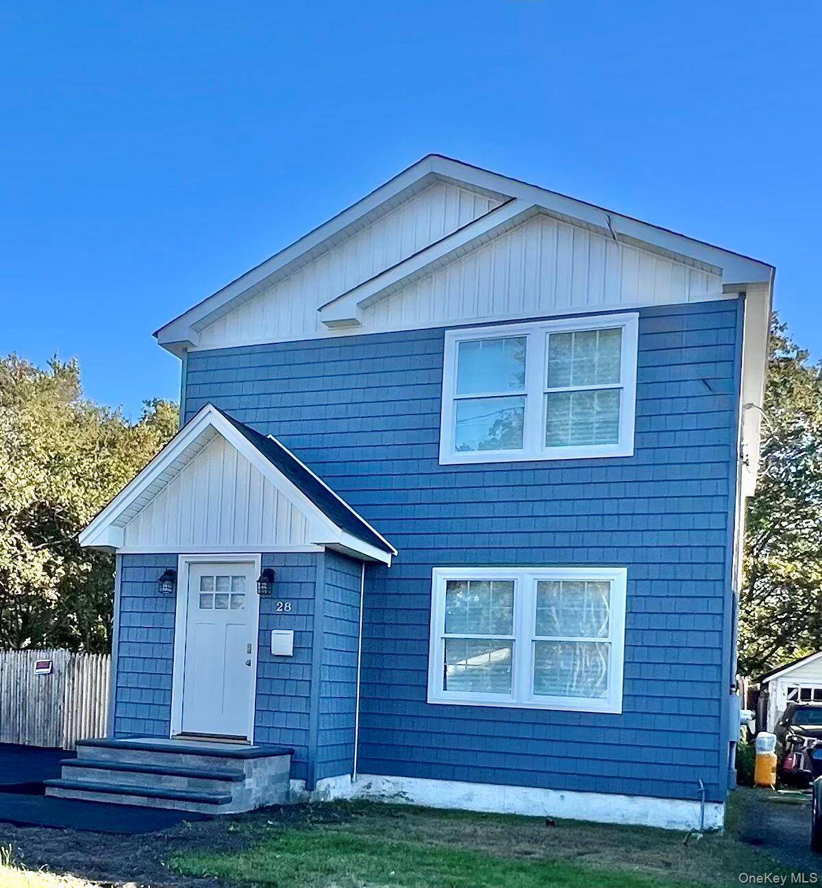 This Beautiful Colonial Fully Renovated Features 5 Spacious Bedrooms, Upstairs is very Spacious with 5 BR and a Full Bathroom.