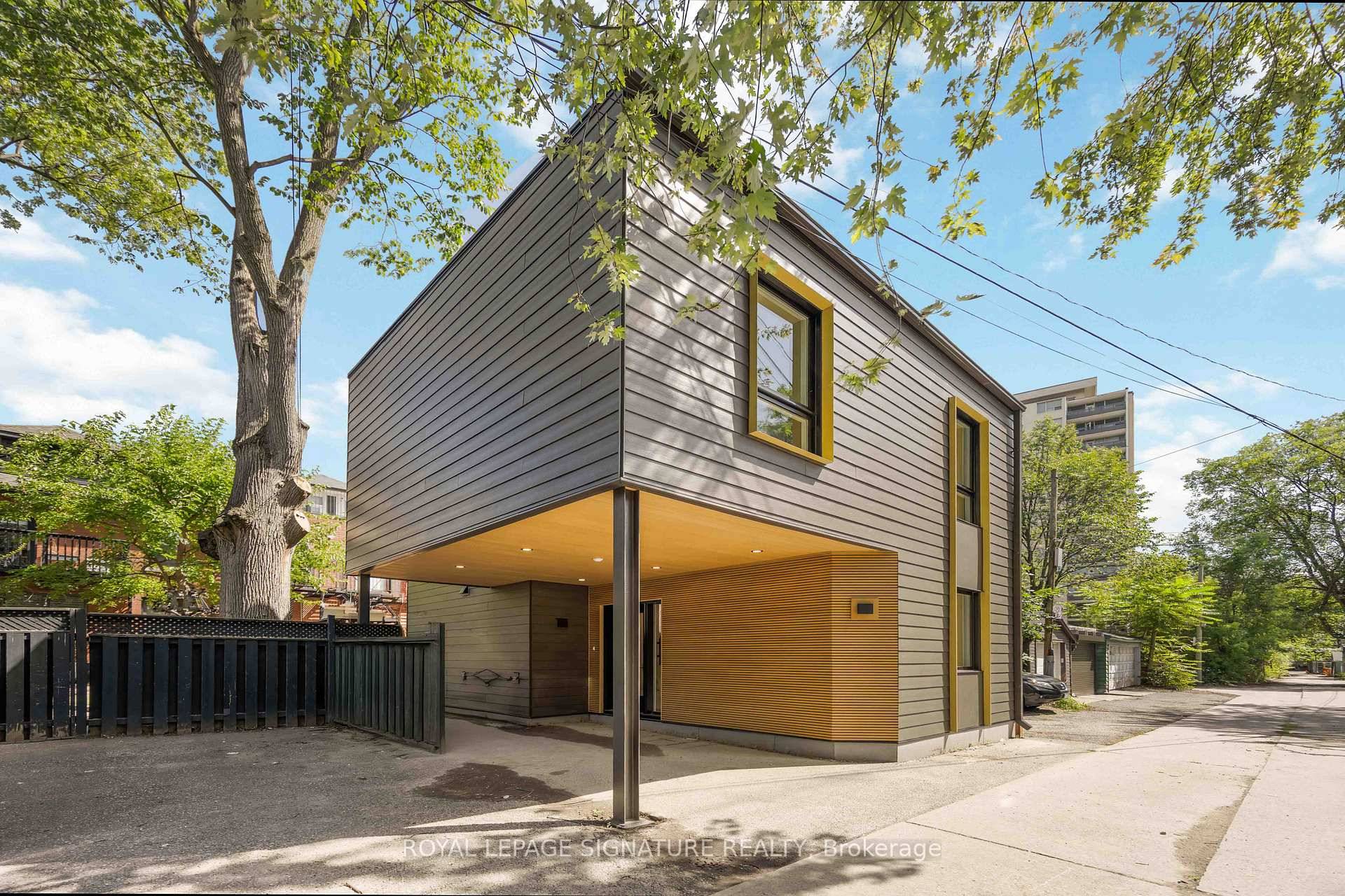 Welcome To Your New Home In One Of Toronto's Most Sought After Neighborhoods the Annex !