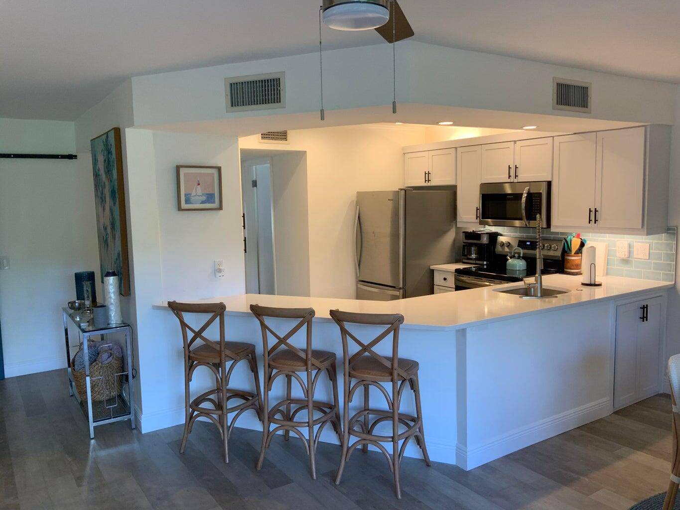 Beautifully renovated 1 bedroom 1 1 2 bath condo in Jupiter Ocean Racquet Club.