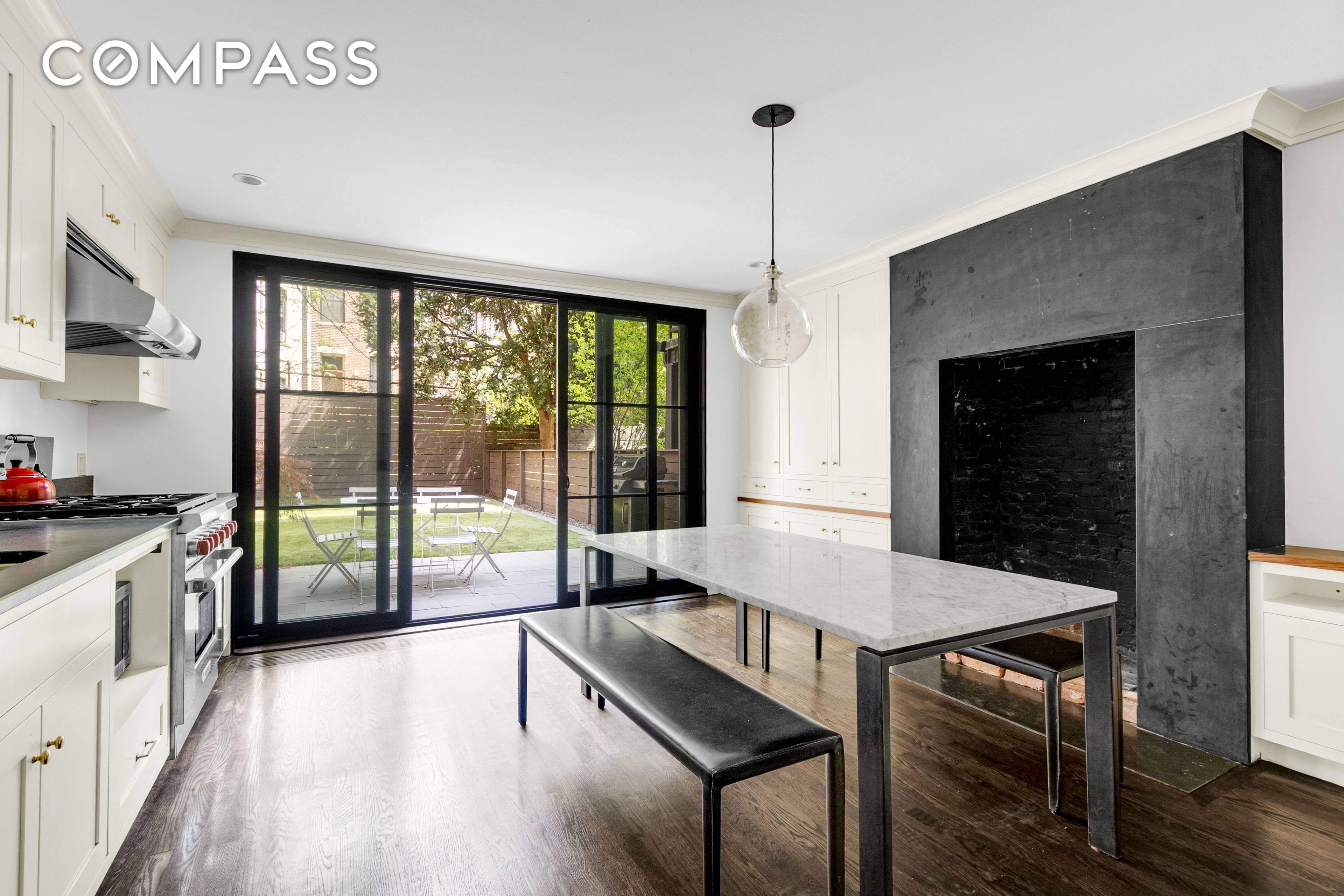 RE ENVISIONED amp ; RE DESIGNED HISTORICALLY SIGNIFICANT HARLEM TOWNHOUSE In a heart warming part of Central Harlem, nestled on one of the area s more historic and leafy streets, ...