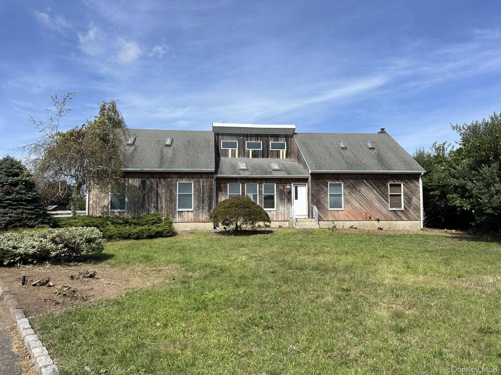 Hidden Gem. 4 Bedroom 3 Bath Contemporary nestled at end of Cul De Sac on.