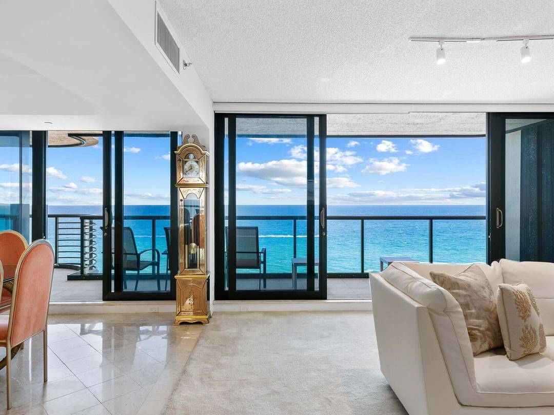 FABULOUS SEASONAL RENTAL IN VILLA MAGNA.