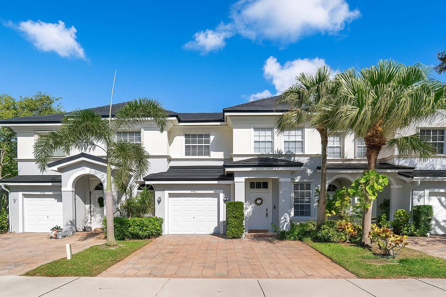Welcome to a delightful corner of Delray Beach !
