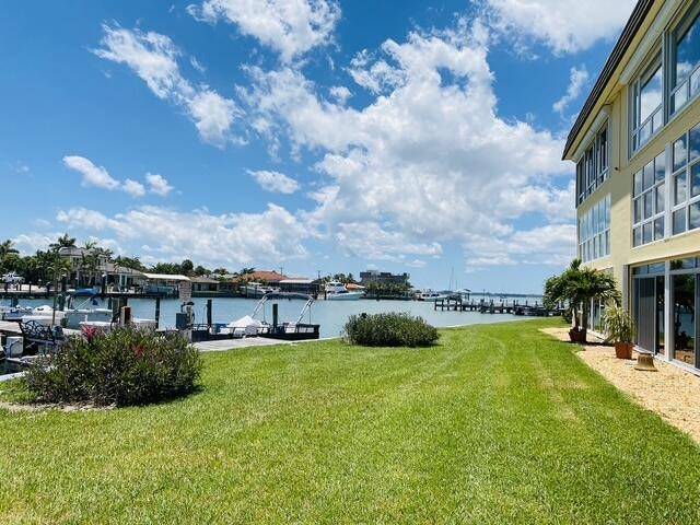 Awesome Location ! S. Hutchinson Island.