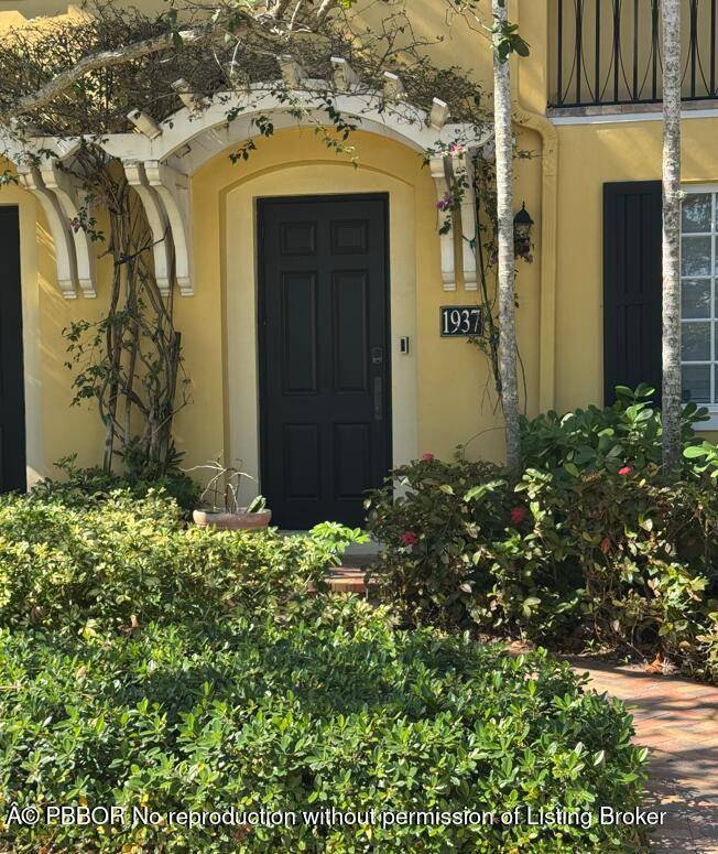 Magnolia Court is situated within the Historic district adjacent to the esteemed El Cid neighborhood.