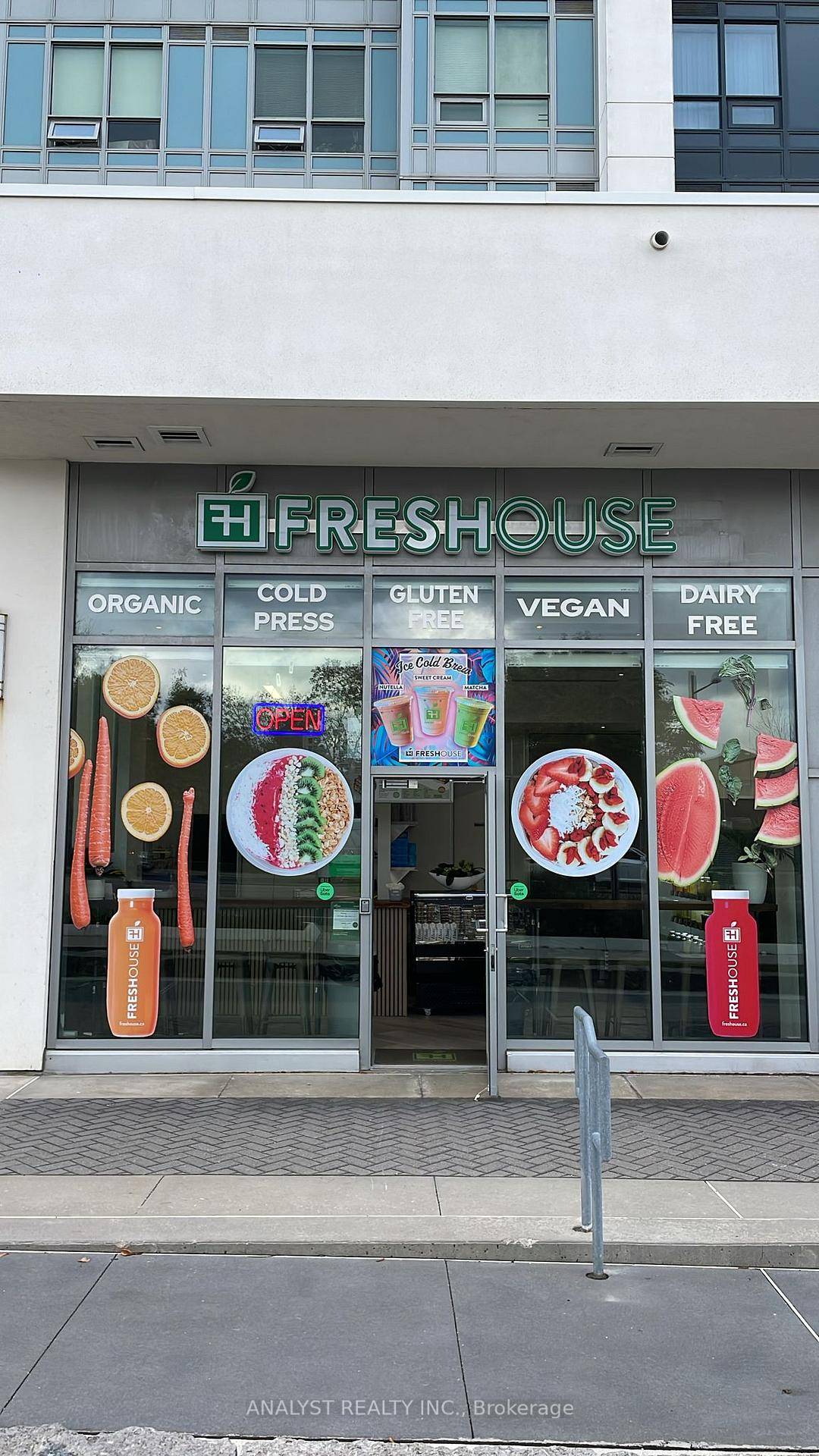Own Your Own Business in one of the most high traffic, high visibility locations on Bathurst Street !