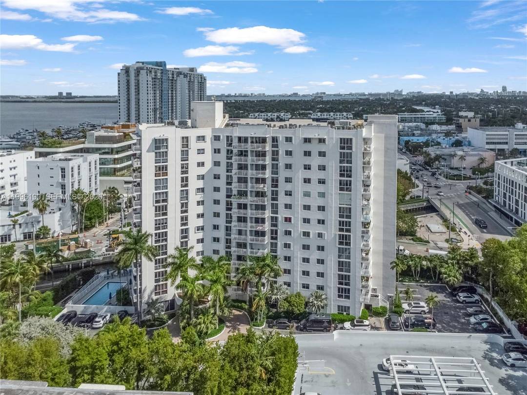 Great South Beach condo with amazing views of the city and water.