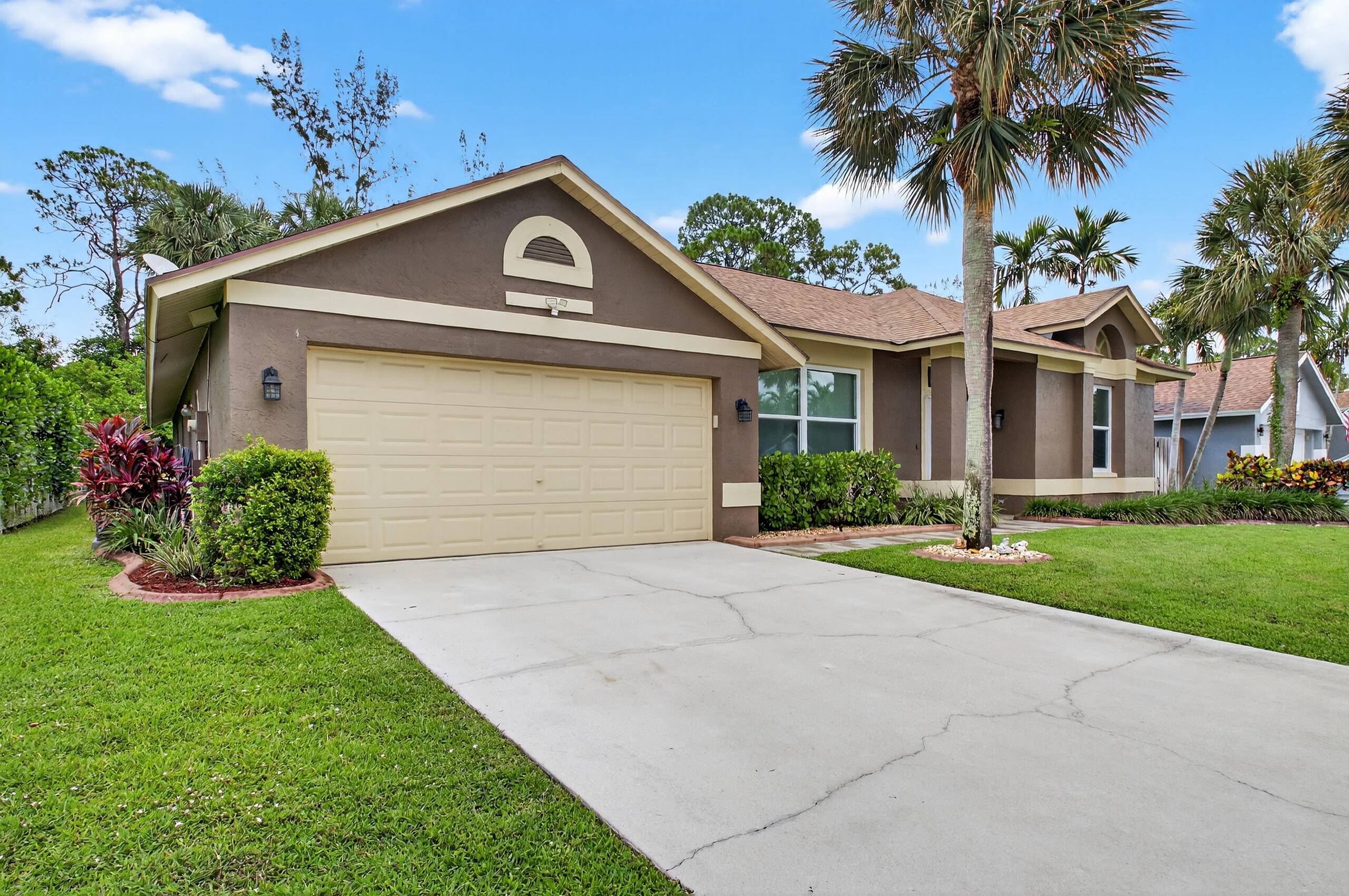 This beautifully updated 2, 200 sq.