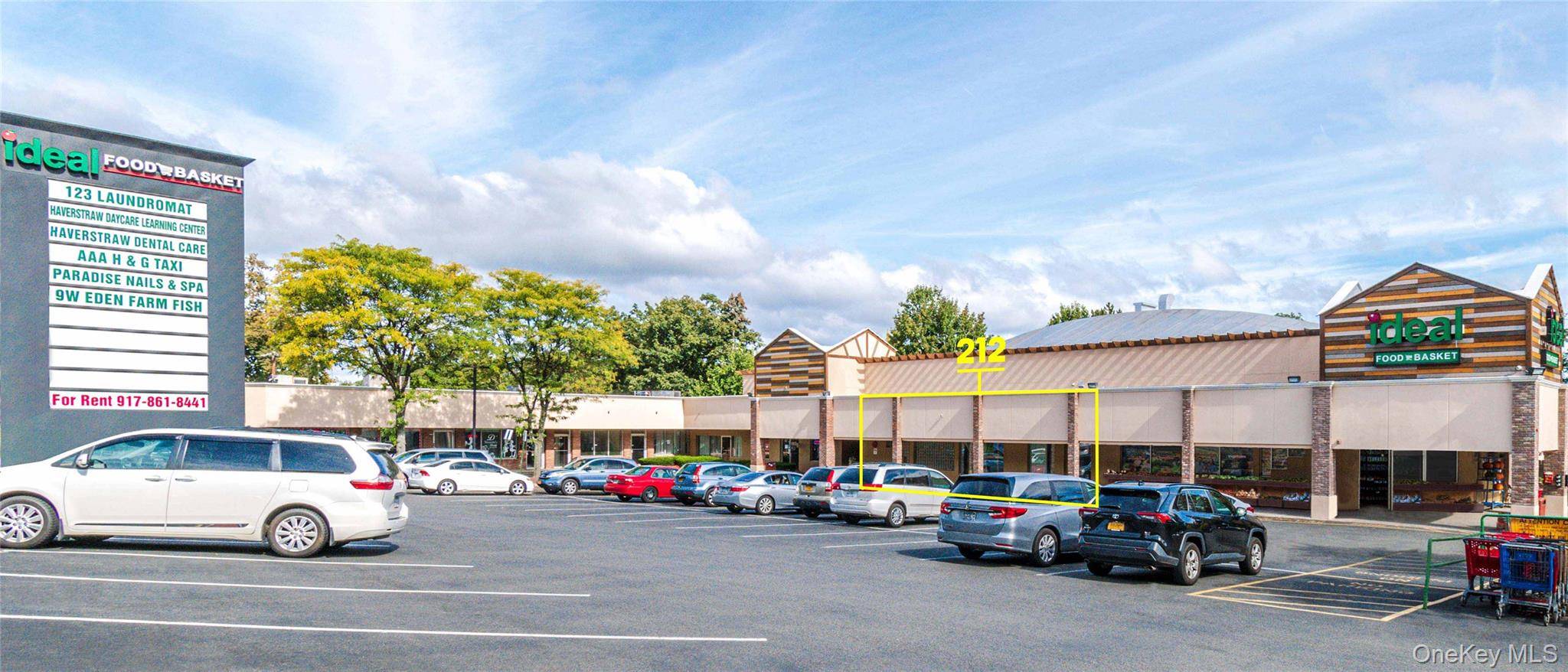 Supermarket anchored shopping center, Pylon signage on busy route 9W, High traffic count with Ample parking