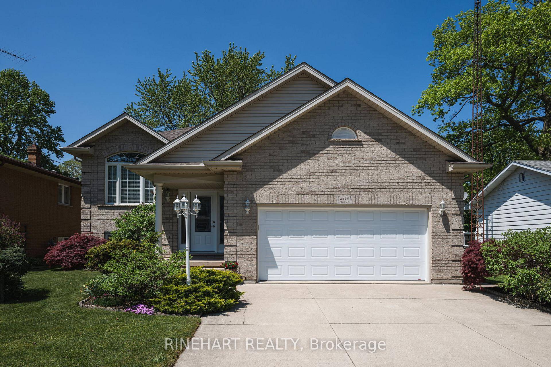 Welcome to 221A Main Street in the growing community of West Lorne, just 30 minutes from London and only 20 minutes from the shores of Lake Erie at Glasgow Marina.