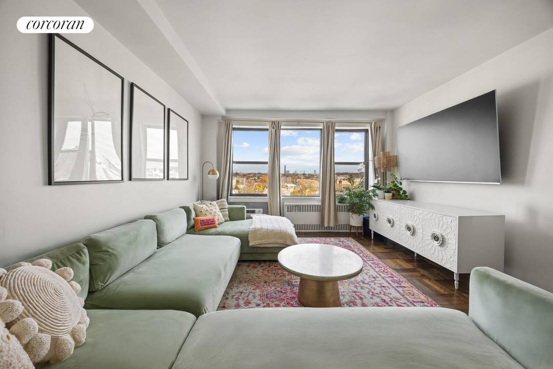 Sun Filled 2BR with Stunning Manhattan Views Incredible Space Welcome to Residence 9K at 303 Beverley Road a beautifully renovated, oversized two bedroom home offering nearly 1280 sq ft of ...