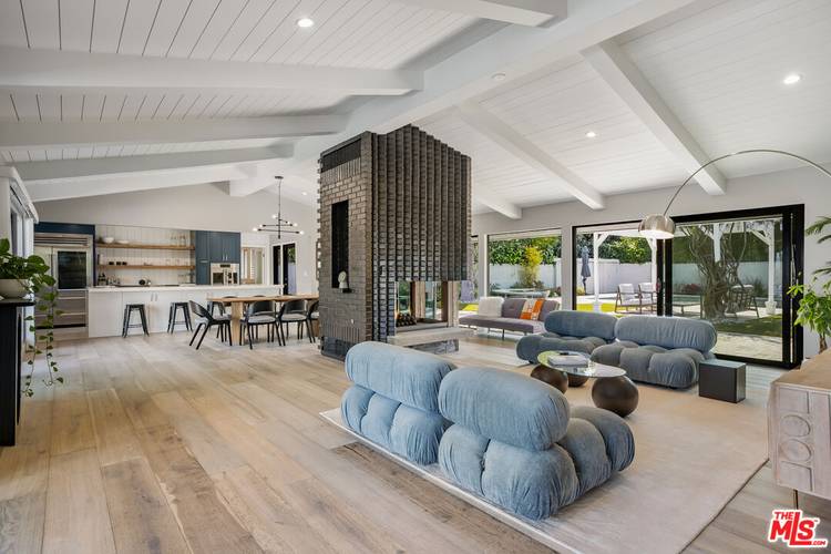 8400   Mulholland Dr 4BR Hollywood Hills East La