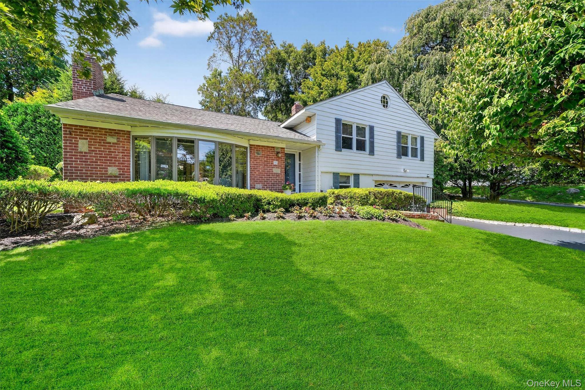 Move in condition with elevated modern design !