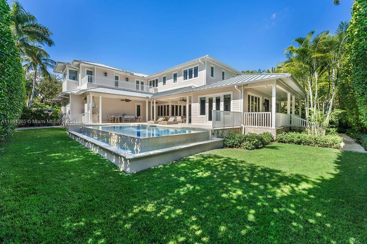 Located on prestigious Sunset Island II, this 2016 ground up, custom residence by award winning architect David Johnson offers 4 ensuite bedrooms, pajama lounge, 2 offices one doubles as a ...