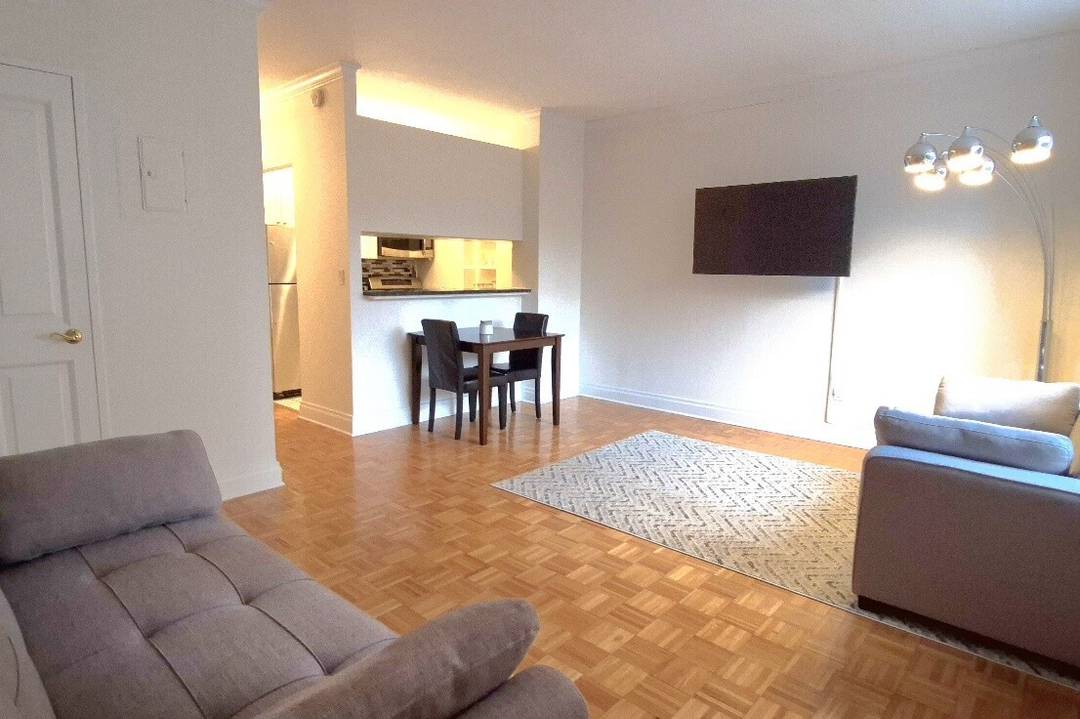This exceptional studio apartment in the Upper East Side neighborhood of Yorkville is located in Century Tower, a boutique luxury concierge condominium building.