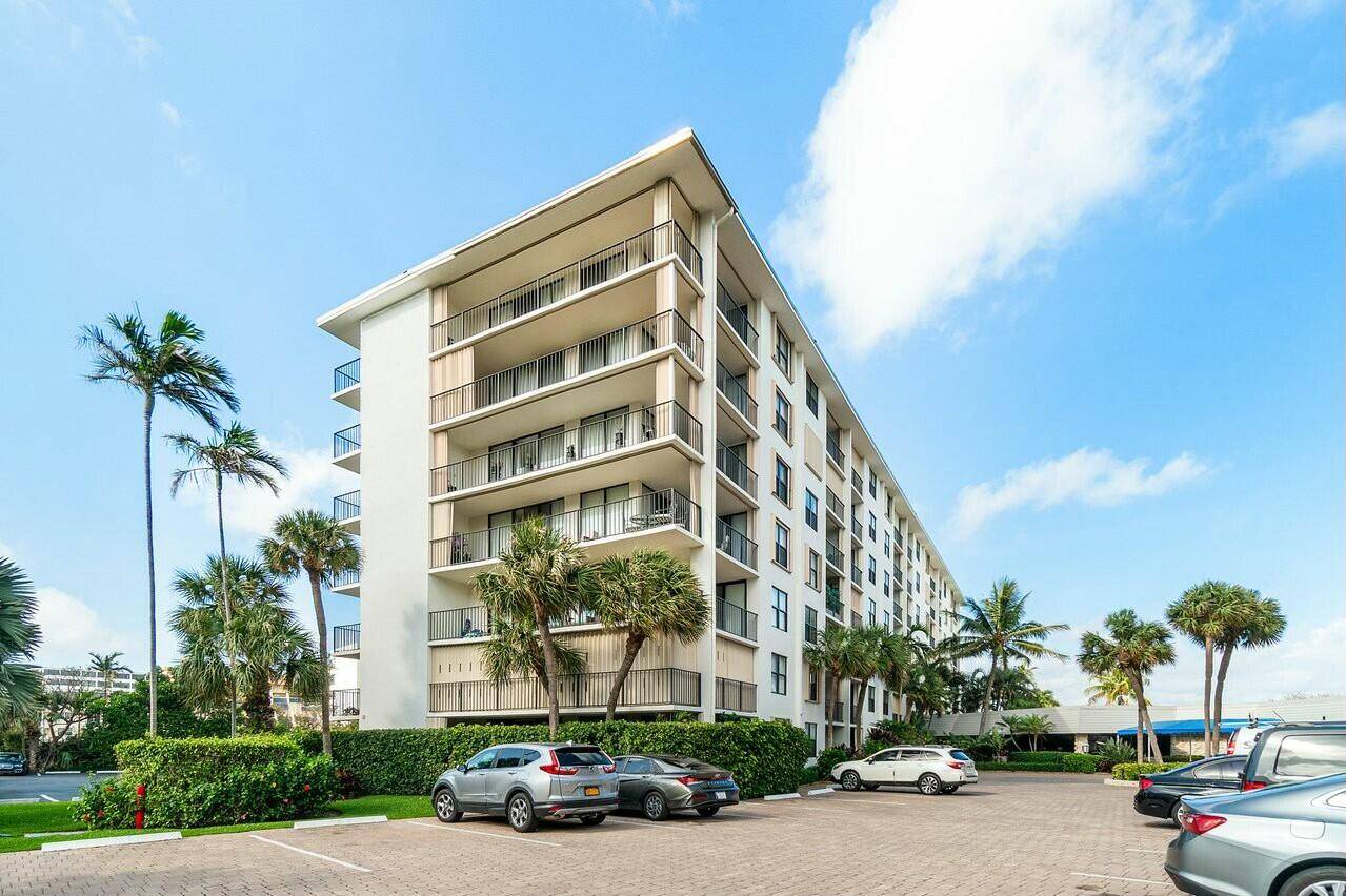 Located in a beautifully maintained boutique property with 24 hour front desk service, this spacious 2BR 2BA sunny condo offers the ultimate South Florida lifestyle.
