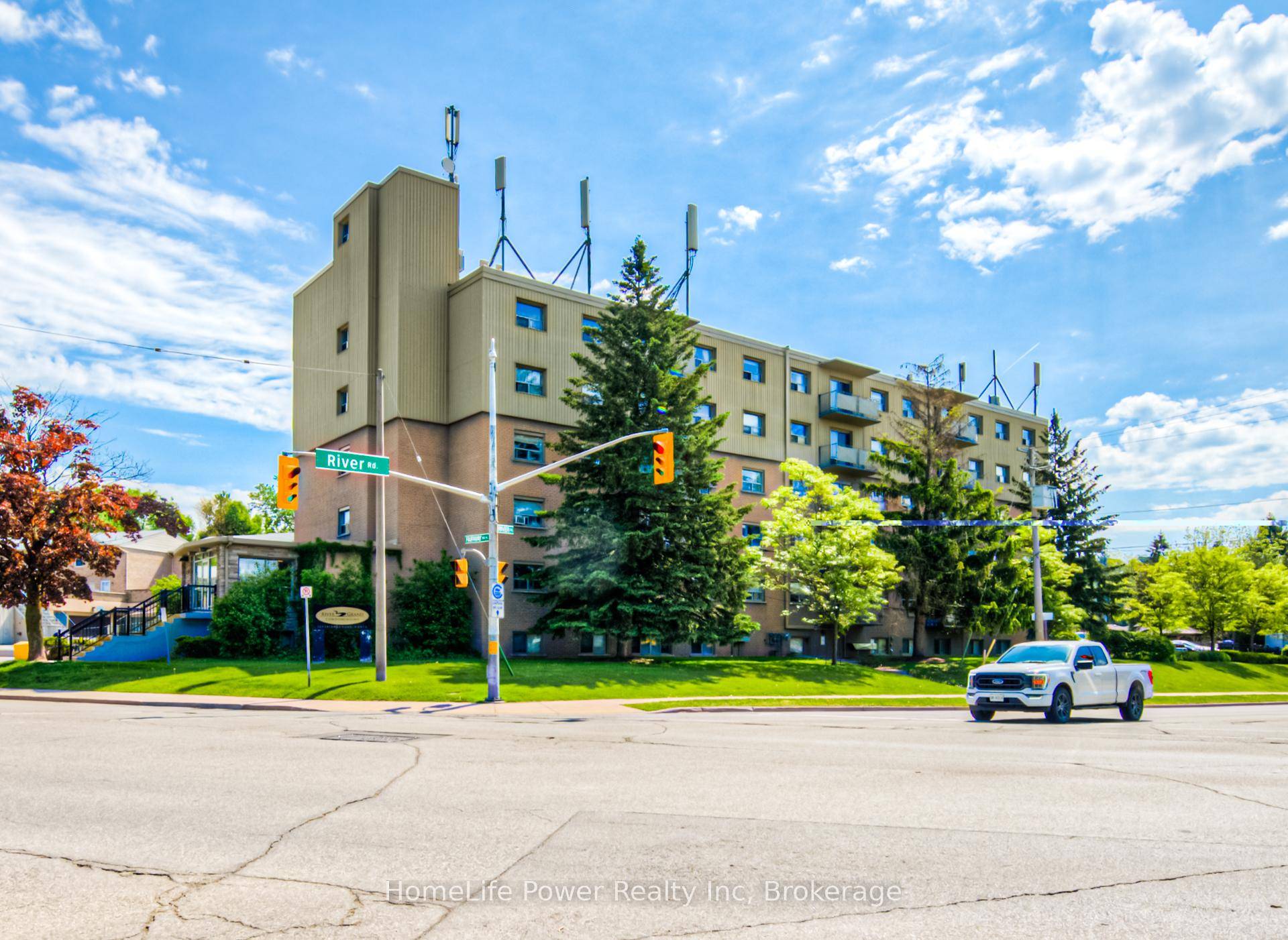 ATTENTION FIRST TIME HOME BUYERS OR INVESTORS !