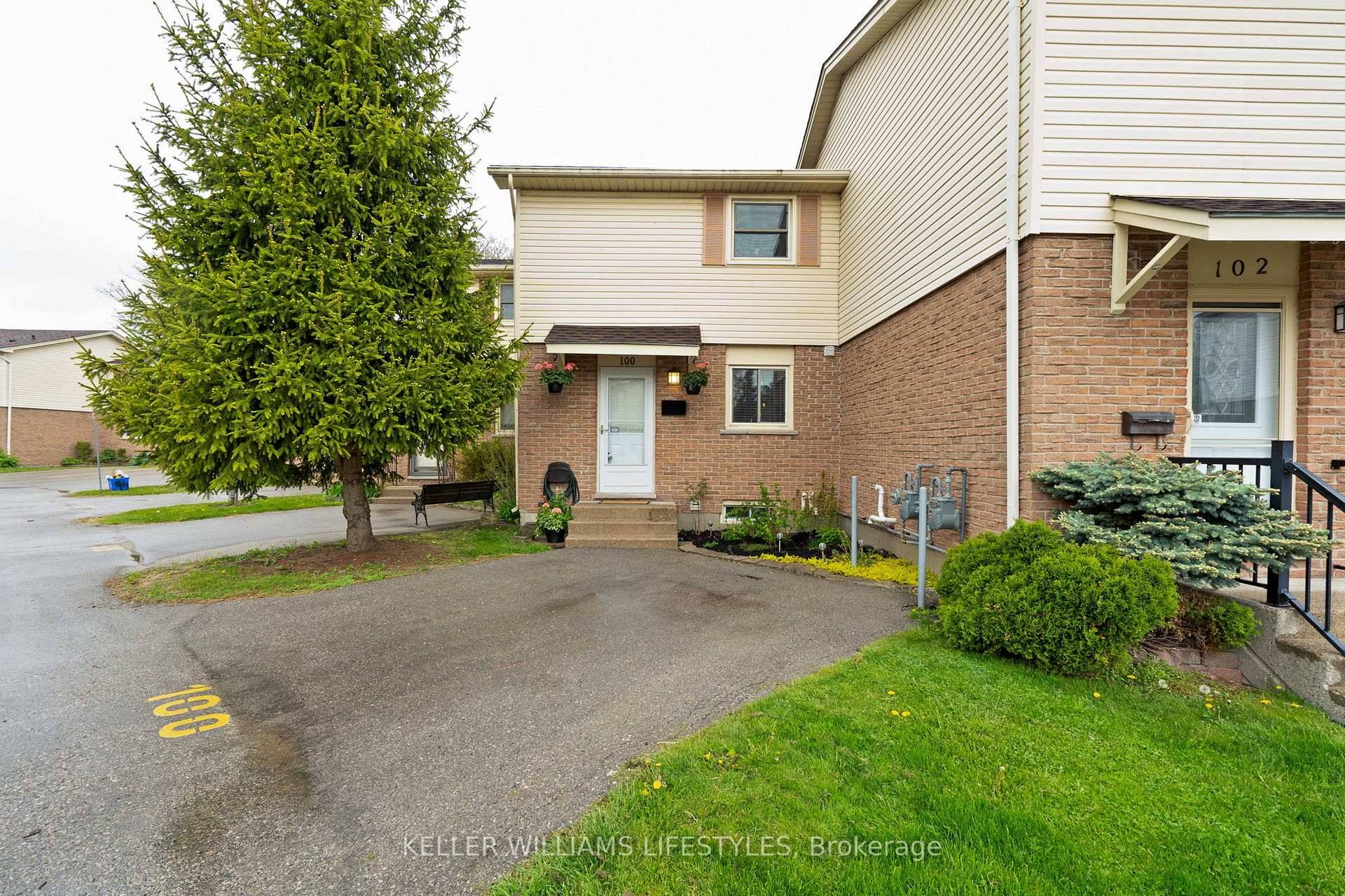 Updated move in ready 3 bed, 2 bath condo townhome with 1, 415 square feet of living space and low condo fees !