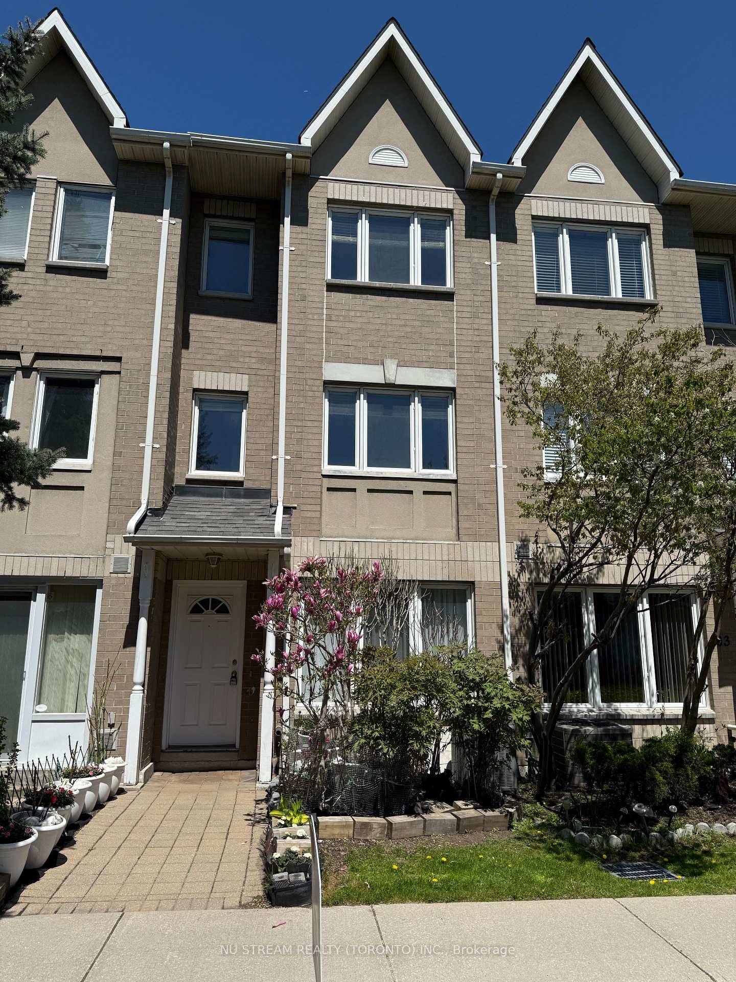 Executive Style Townhome in Prime Scarborough East.