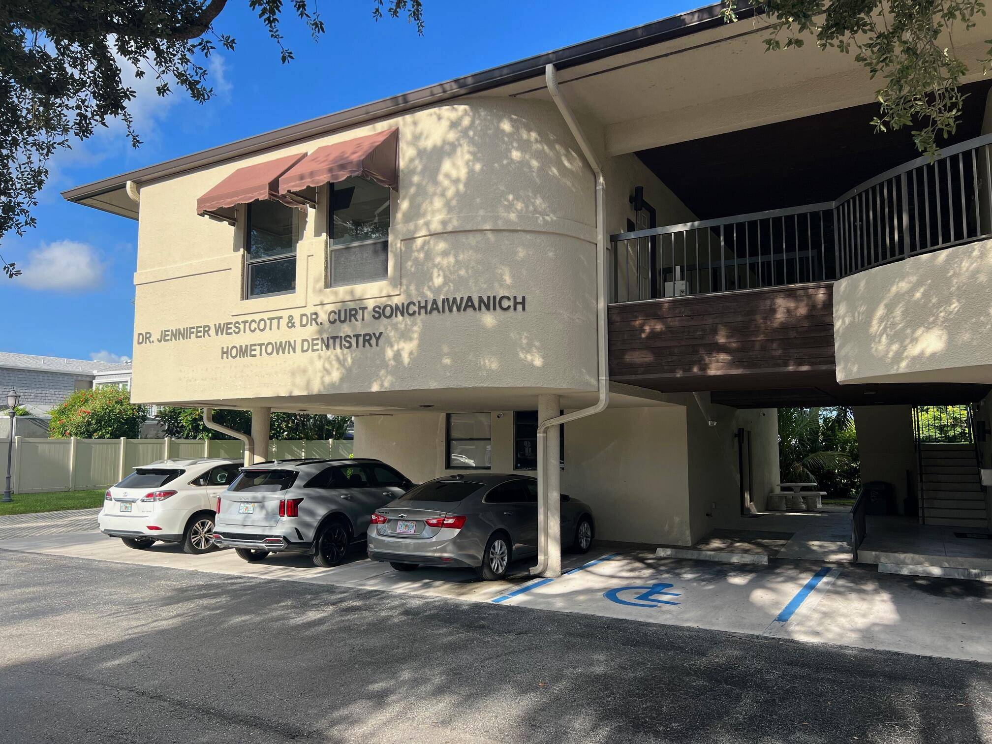 Opportunity to lease nicely renovated office space proximate to Palm Beach Gardens Medical Center and a short distance south of PGA Blvd in Palm Beach Gardens.