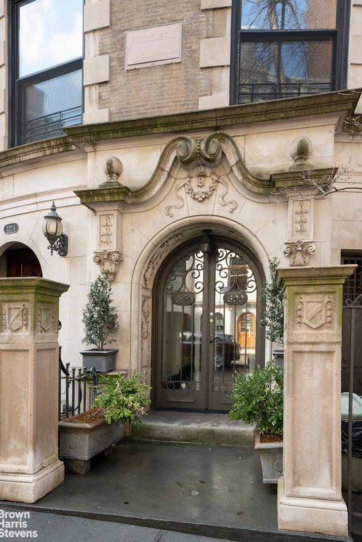 LIVE ALL EXPENSES PAID ! This 22' wide house offers an owner four glorious floors of privacy while two tenants upstairs pay all of your real estate taxes, utilities, heat, ...