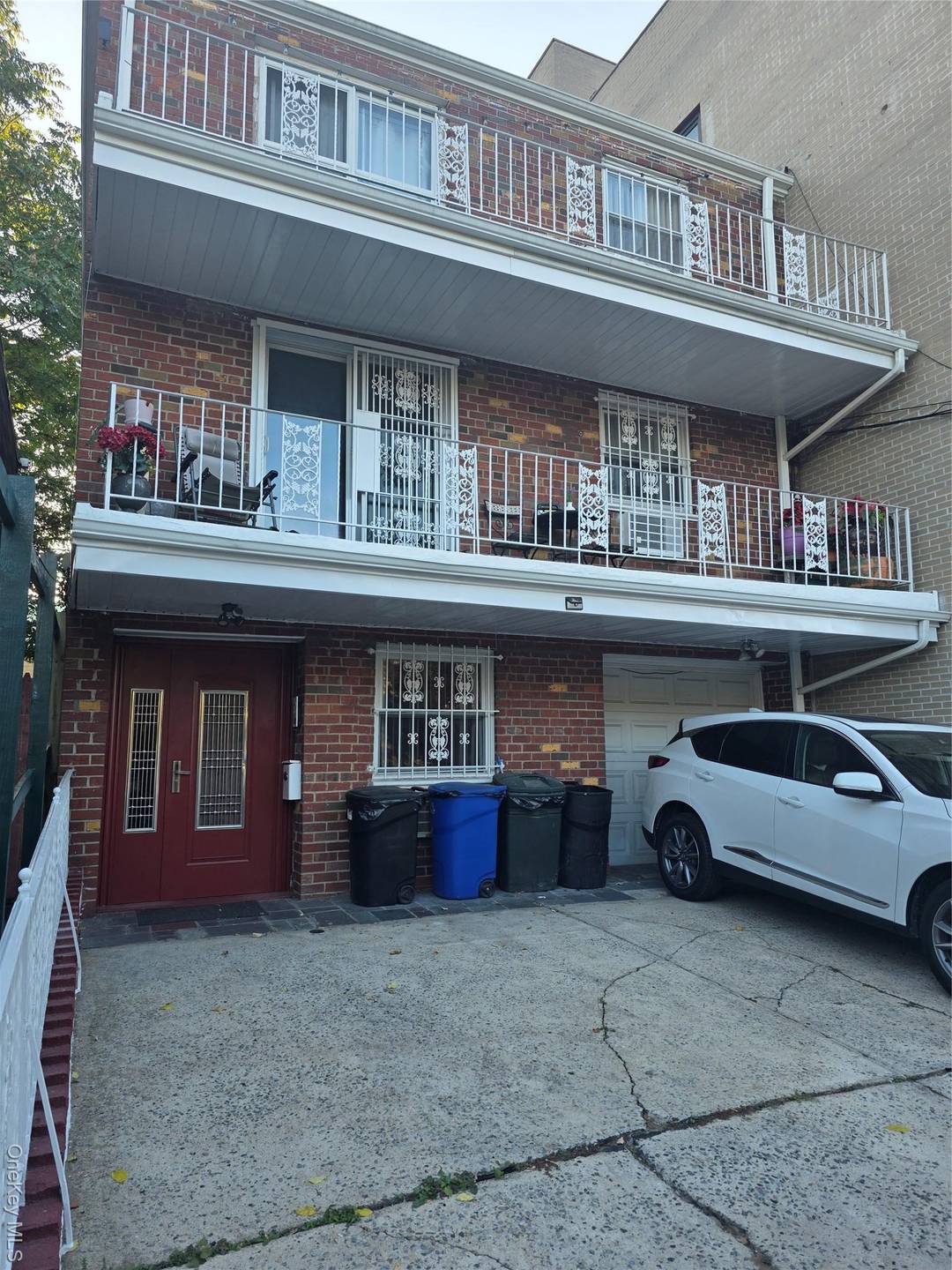 Young Brick 2 Family home, R6 B Zoning F Finished Basement, 3Bed Rooms, 2 Bath Rooms 3Bed Rooms, 2 Bath rooms Updated Kitchen w Granite Countertops, Hard Wood Floors Close ...