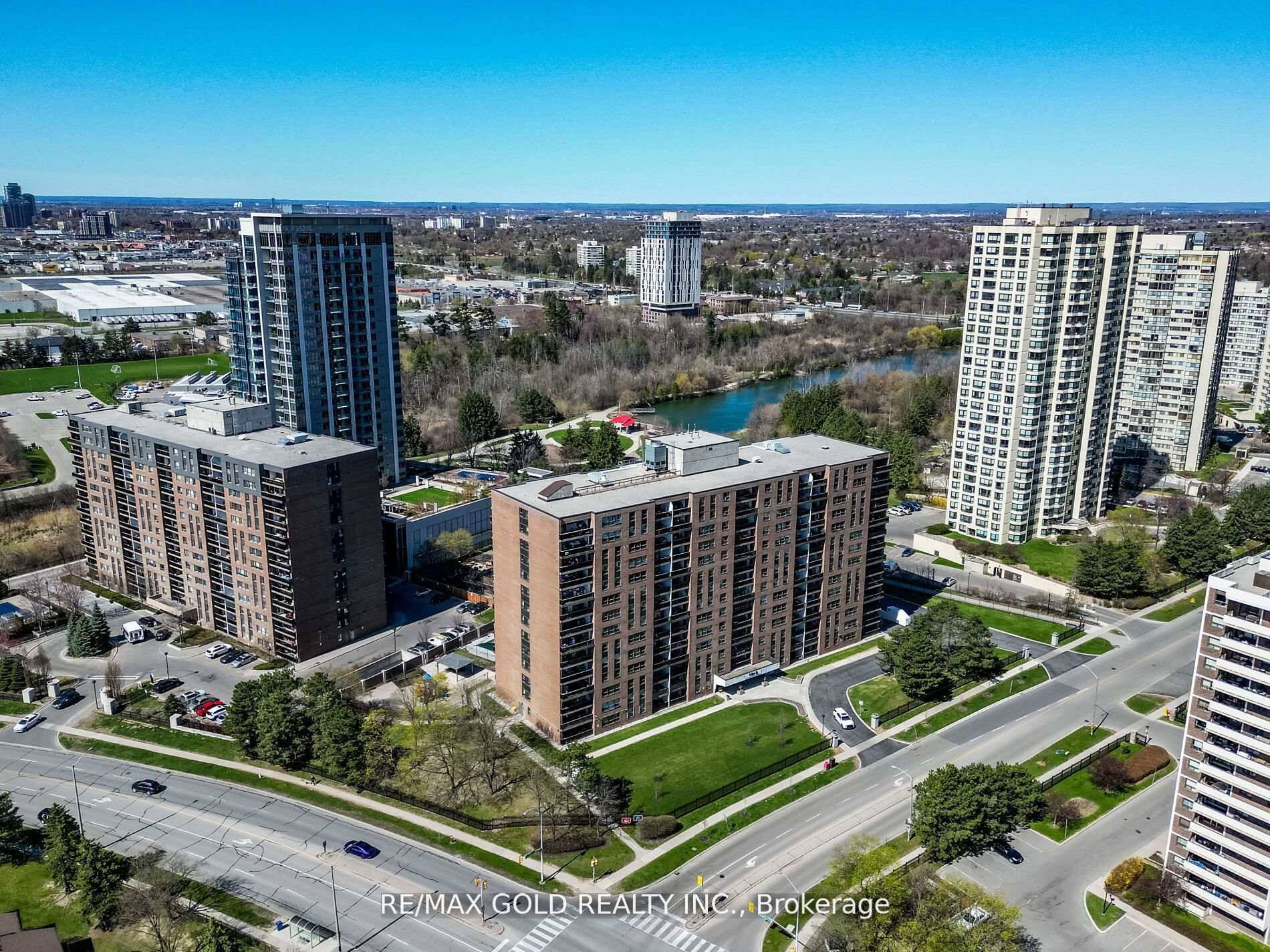 ! ! Wow, This Is an Absolute Must See Condo, Priced to Sell Immediately !