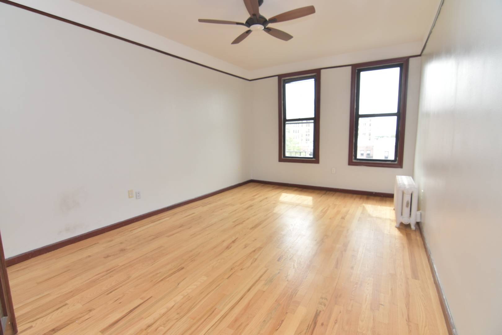 Net Effect Rent is 3000 with 3 MONTHS RENT CREDIT !