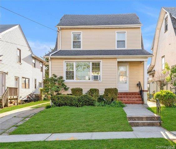 Spacious 4 Bedroom Single Family Home All Utilities Included !