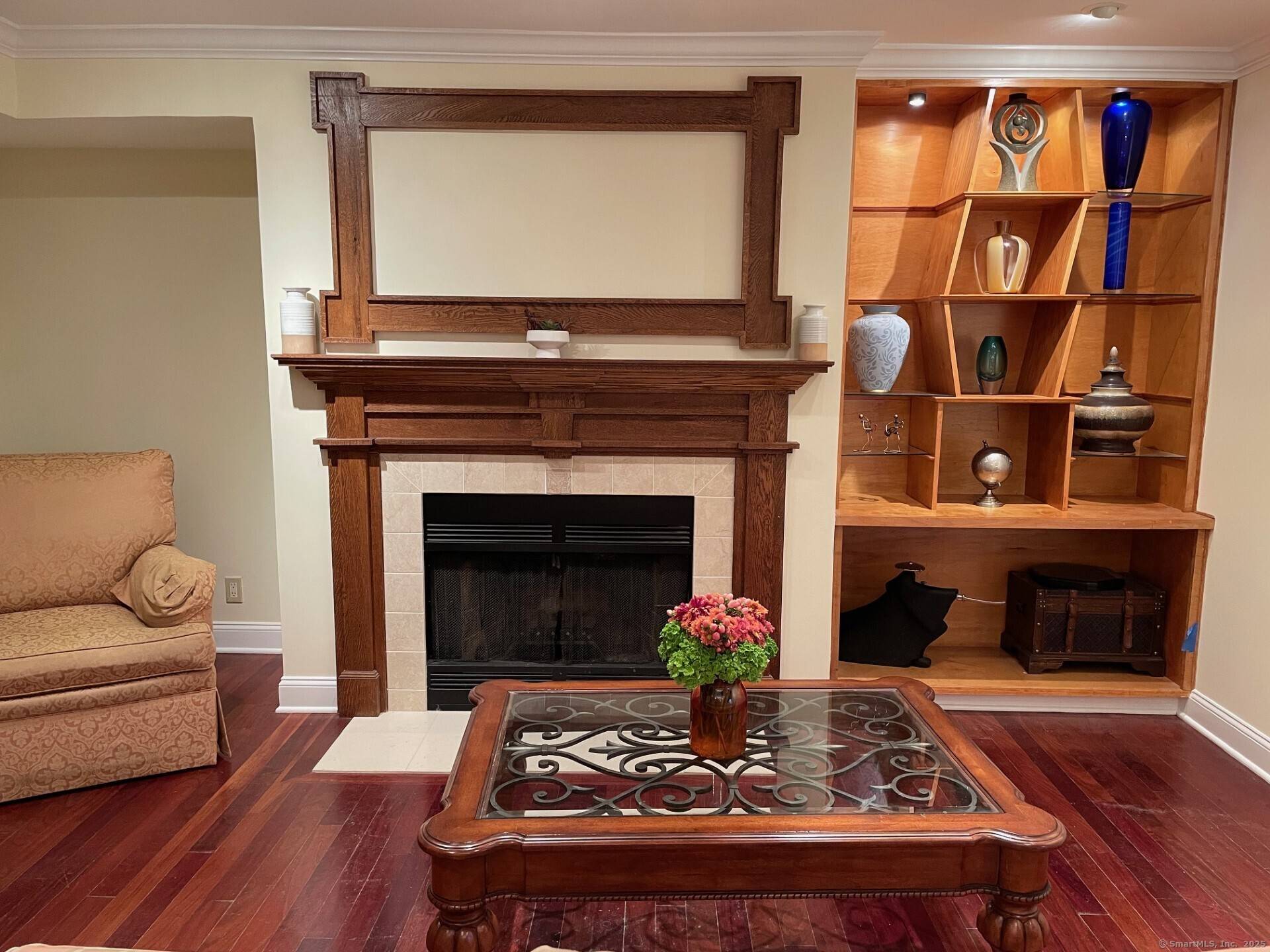 Welcome to this well loved home for over 18 years in Parkview Green in the sought after Springdale area.