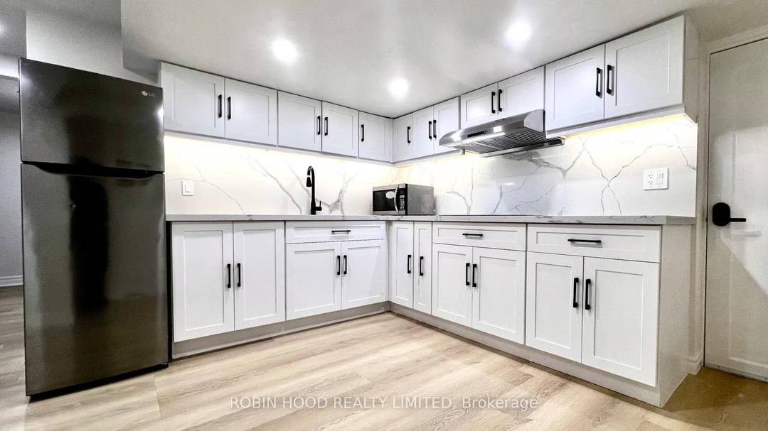 Additional Listing Details Click Brochure Link Modern Furnished Suite in Bayview Hill.