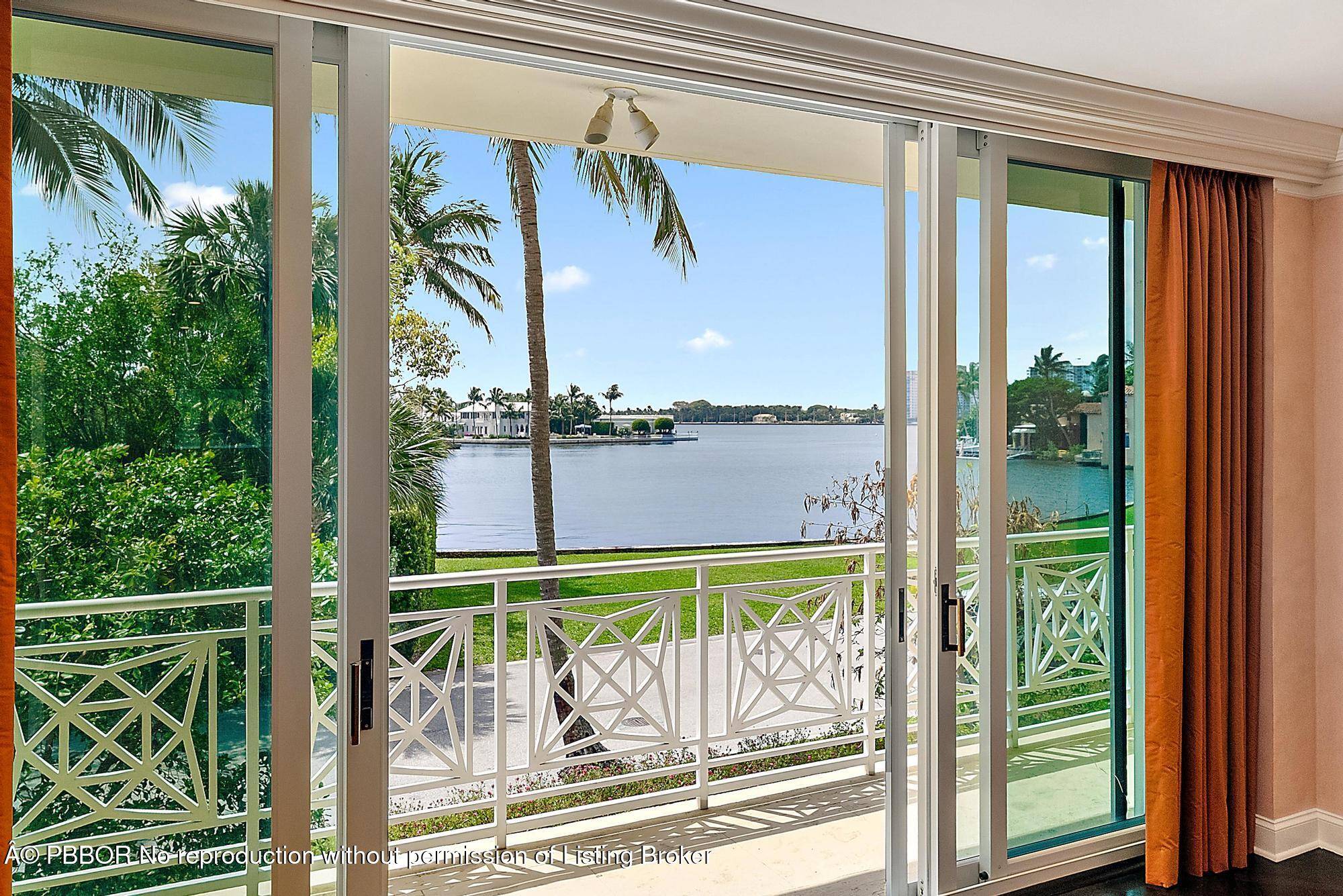 Spectacular Worth Avenue location.