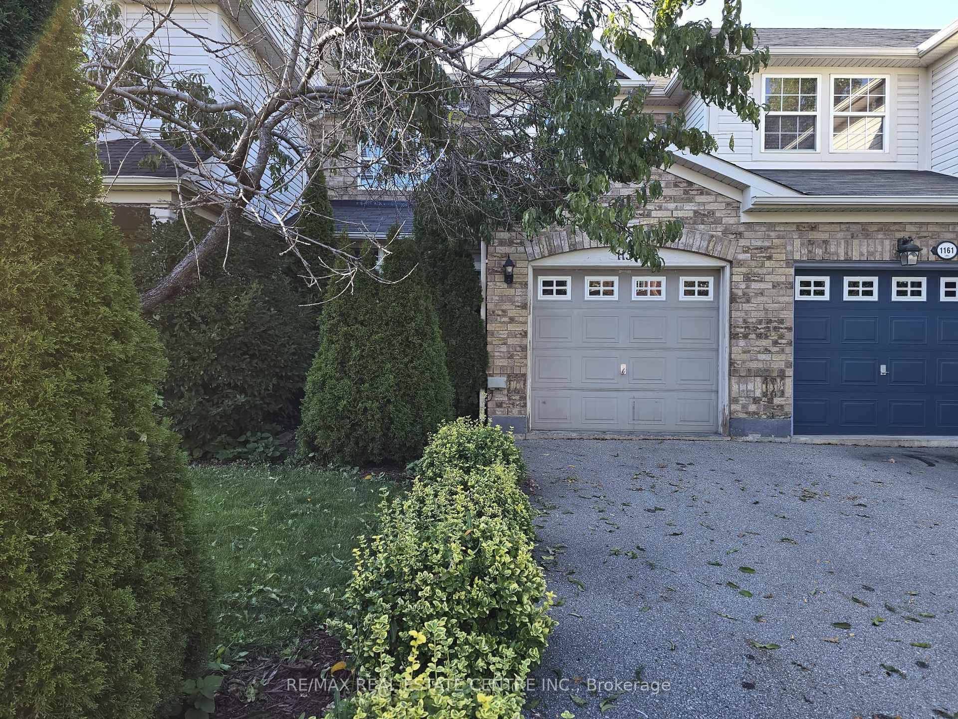 Beautiful 3 Beds, 3 Baths Town house with finished basement and 3 Parking spaces.