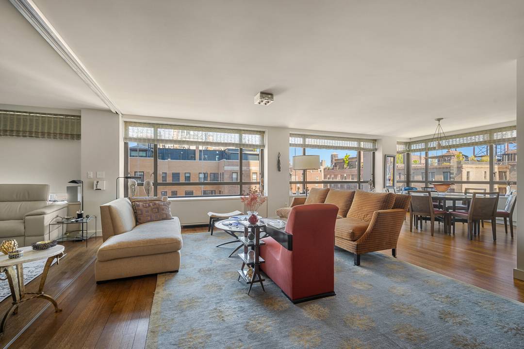 Apartment 17AB is a beautifully renovated, 10 room, corner residence offering a gracious and expansive layout with four bedrooms and four full bathrooms.