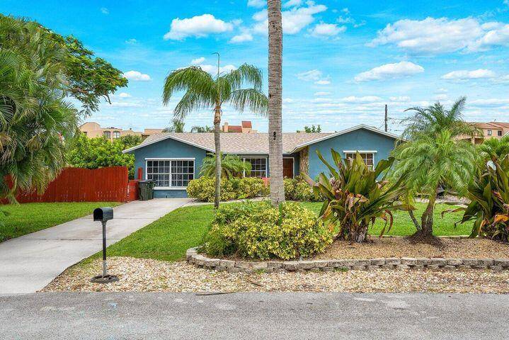 Fantastic opportunity awaits in the highly desirable community of Tropic Palms.