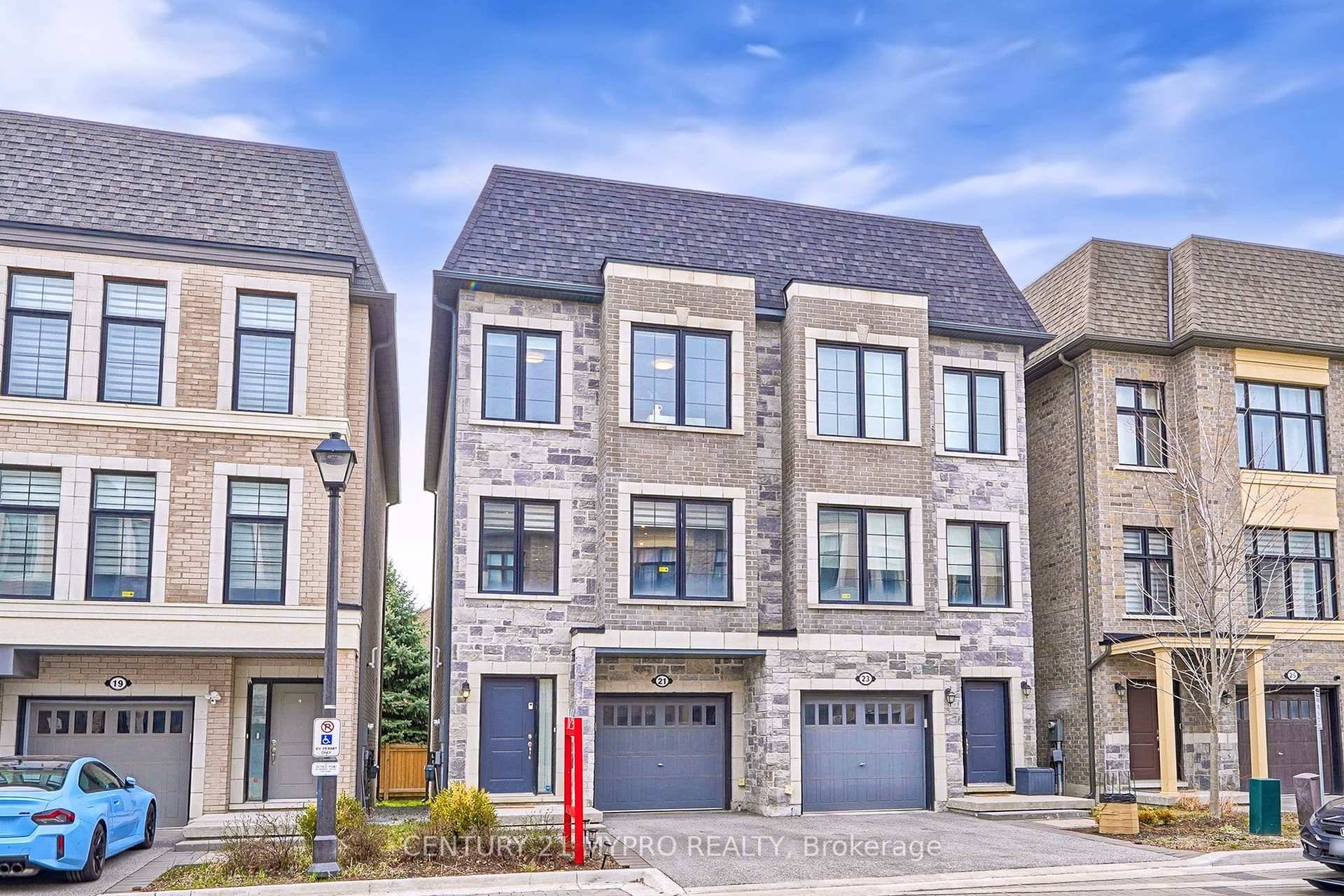 Luxurious 6 Year New Semi Detached in Prime Bayview amp ; 16th area.